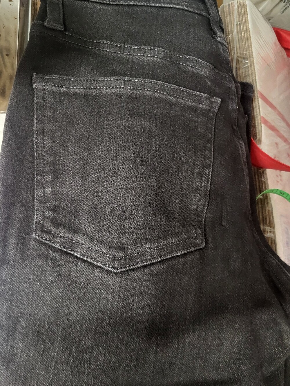 Madewell Mid-Rise Kick Out Crop Jeans in Black Rinse Wash Size 25 - Picture 4 of 4